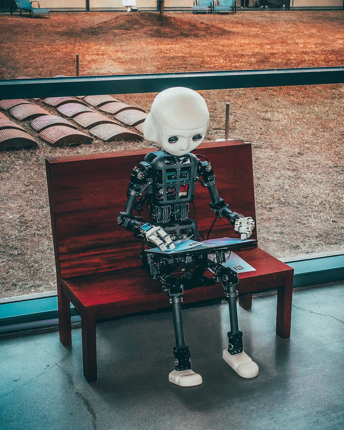 Interpretabilidad en IA: Cómo Anthropic Está Descubriendo «Lo que Piensa» Claude