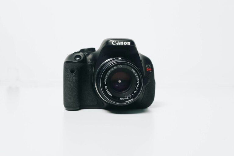 Sony A7 V vs Canon R6 Mark III: la mejor cámara híbrida de 2026